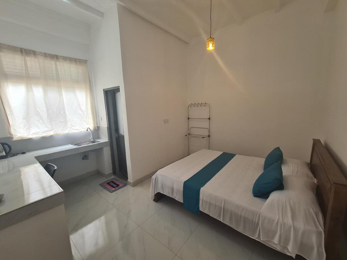 Ceylon Lodge - Airport Transit Hostel نيجومبو المظهر الخارجي الصورة