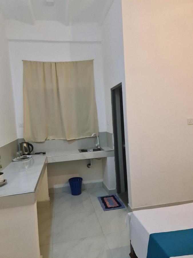 Ceylon Lodge - Airport Transit Hostel نيجومبو المظهر الخارجي الصورة